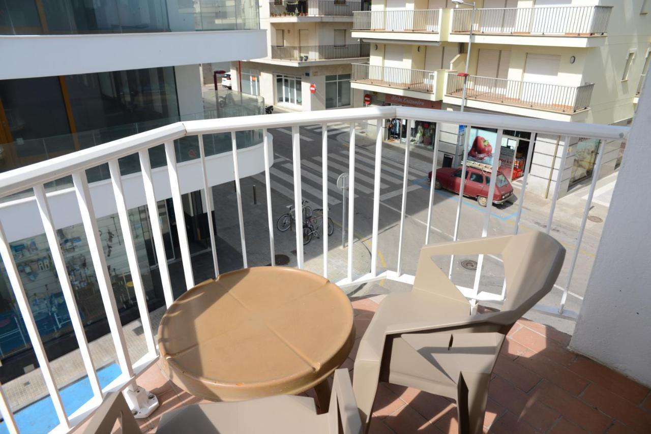 Rallye Hotel L'Escala Exterior photo